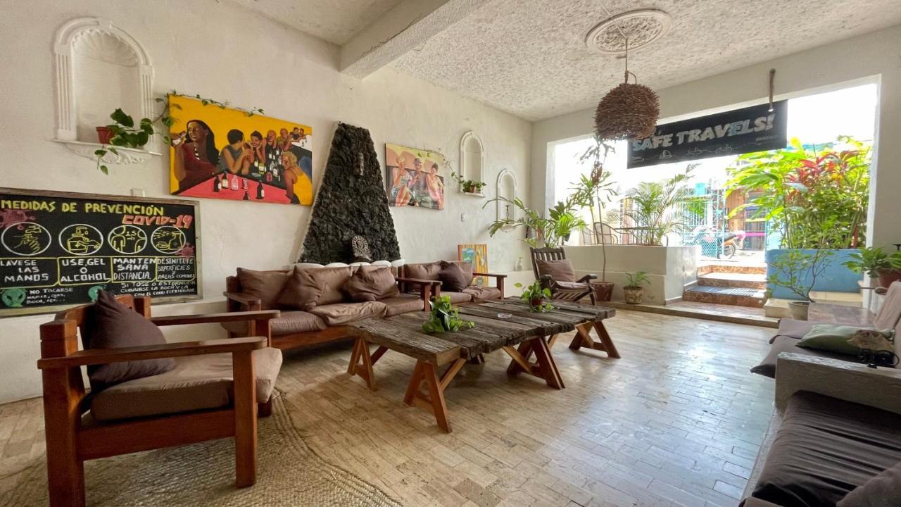 Weary Traveler Hostel Тулум Екстер'єр фото